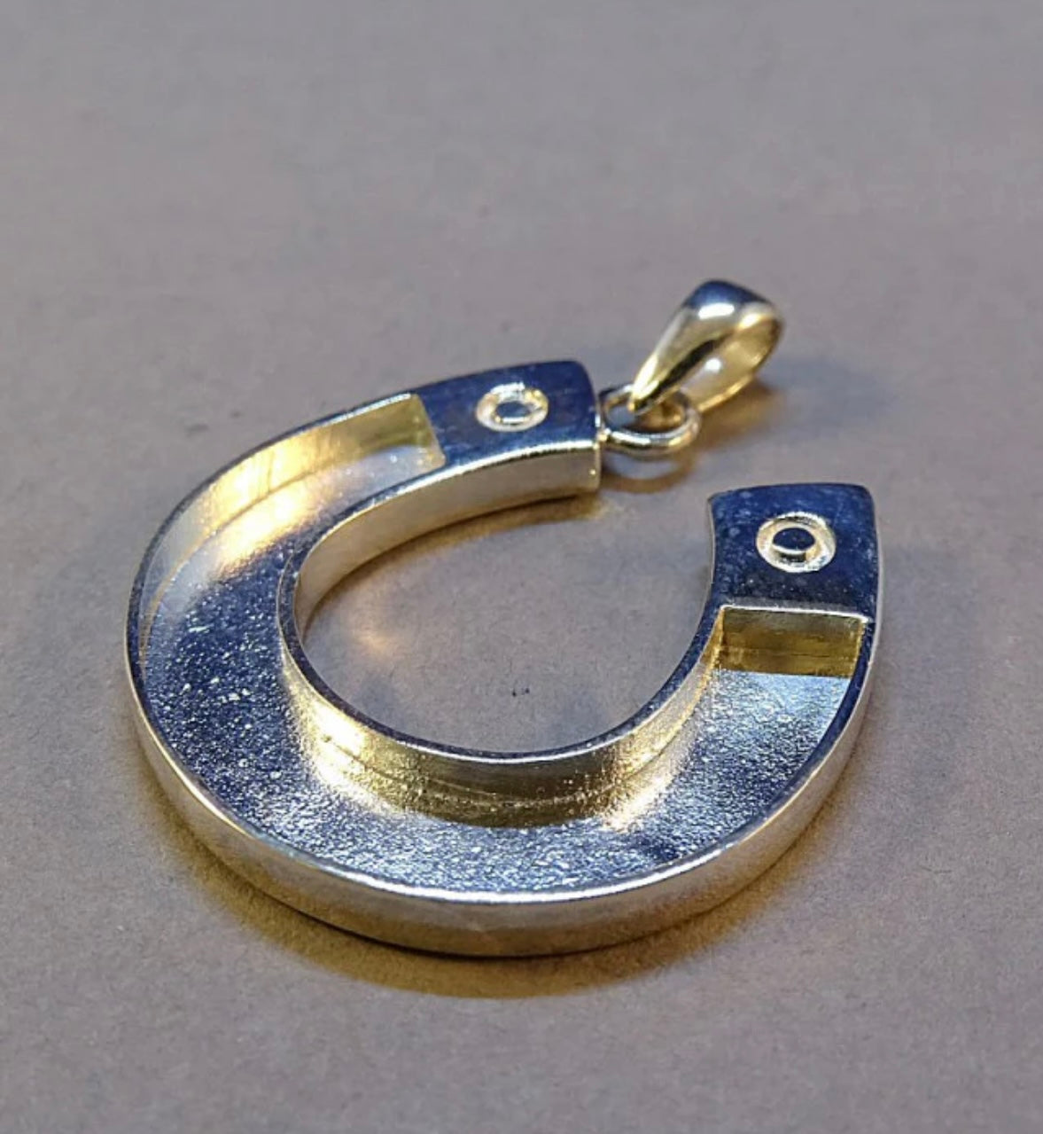 Silver Horse Shoe Keepsake Pendant